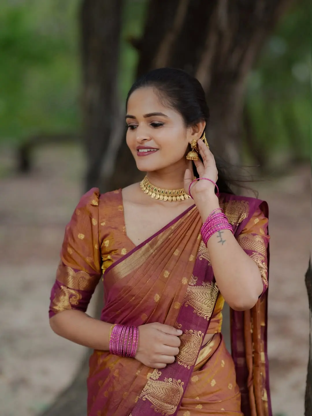 Elegant saree draping by Jinu in Palakkad